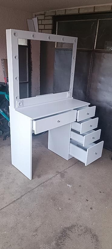 Ogledalo za sminkanje sa stolom Dimenzije 163x100x45 cm. Novo, izrada na lalafo.rs — 8 Ogledalo za sminkanje sa stolom Dimenzije 163x100x45 cm. Novo, izrada — 8