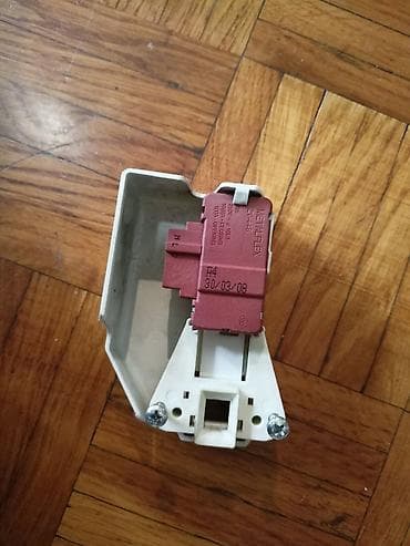 Motori za veš mašine: Rezervni delovi za veš mašinu –VOX motor i vrata - Električni motor na lalafo.rs — 5 Motori za veš mašine: Rezervni delovi za veš mašinu –VOX motor i vrata - Električni motor — 5