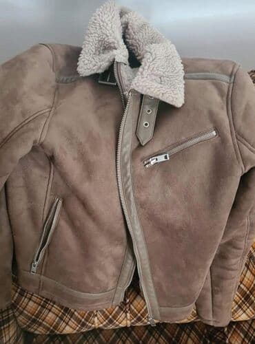 Muška jakna, jednom samo obučena, kraći model uz telo L veličina at lalafo.rs Muška jakna, jednom samo obučena, kraći model uz telo L veličina