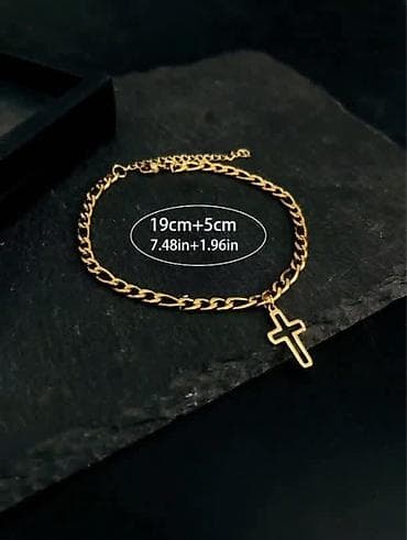 Zlatna narukvica sa priveskom krsta. - Materijal: metal u zlatnoj na lalafo.rs Zlatna narukvica sa priveskom krsta. - Materijal: metal u zlatnoj