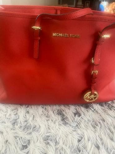 cista koza broj: Michael Kors torba – crvena tote/šoper silueta - Materijal na lalafo.rs — 1 cista koza broj: Michael Kors torba – crvena tote/šoper silueta - Materijal — 1