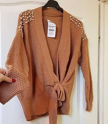 Dzemper kardigan novo,suoer kvalitetno,hit
M L XL at lalafo.rs Dzemper kardigan novo,suoer kvalitetno,hit
M L XL