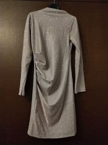 Svečani komplet u srebrno-sivom šljokičastom materijalu. - Haljina 1 na lalafo.rs Svečani komplet u srebrno-sivom šljokičastom materijalu. - Haljina 1