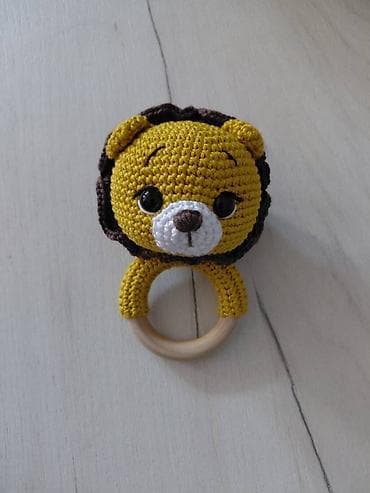 laptop igracka za devojcice: Pletena zvečka/grizalica za bebe – lav - Ručno heklana glava lava sa na lalafo.rs — 2 laptop igracka za devojcice: Pletena zvečka/grizalica za bebe – lav - Ručno heklana glava lava sa — 2