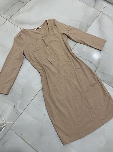 Bež haljina Sinsay – veličina L - Kroj: pripijena silueta do kolena - na lalafo.rs — 2 Bež haljina Sinsay – veličina L - Kroj: pripijena silueta do kolena - — 2