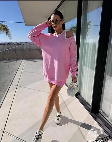 Ženski komplet – oversized duks + top - Model: duks širokog kroja sa na lalafo.rs Ženski komplet – oversized duks + top - Model: duks širokog kroja sa