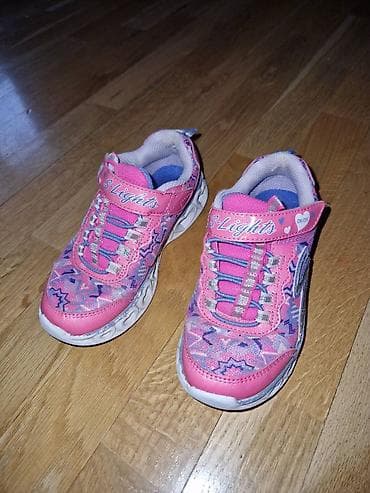 Patike Skechers svetlece broj 29
Ocuvane na lalafo.rs — 1 Patike Skechers svetlece broj 29
Ocuvane — 1