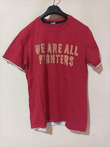 Na prodaju majica kratkih rukava, za uzrast 13-14 godina, u extra na lalafo.rs — 1 Na prodaju majica kratkih rukava, za uzrast 13-14 godina, u extra — 1