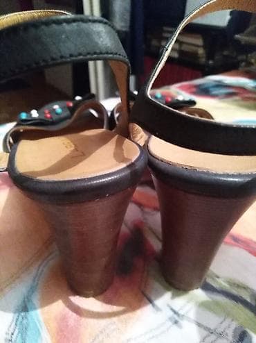 Kožna "labrador" 38 mekana preudobna letnja sandala na stiklu od 8 na lalafo.rs — 4 Kožna "labrador" 38 mekana preudobna letnja sandala na stiklu od 8 — 4