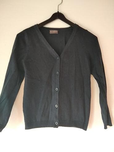 Tanji dzemperic br. 122/128 u super stanju at lalafo.rs Tanji dzemperic br. 122/128 u super stanju