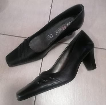 Mokasine: Savršene nove
Br 37
Veliko Sniženje na lalafo.rs — 3 Mokasine: Savršene nove
Br 37
Veliko Sniženje — 3