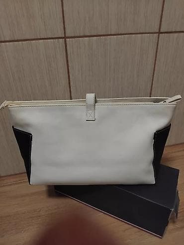Veći kožni neseser, 37x21x12cm, dva teget džepa sa strane, jedan na lalafo.rs — 9 Veći kožni neseser, 37x21x12cm, dva teget džepa sa strane, jedan — 9