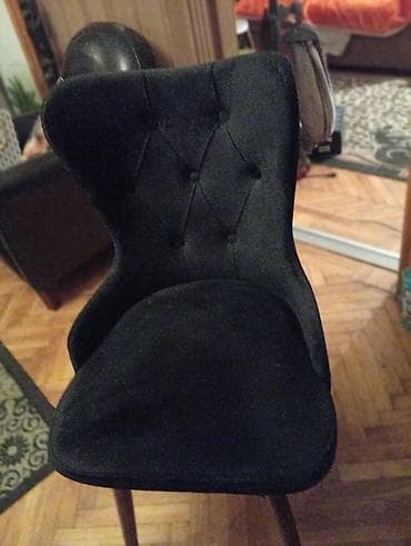 Elegantne trpezarijske stolice - Tapacirana u mekom plišu/veluru u na lalafo.rs — 4 Elegantne trpezarijske stolice - Tapacirana u mekom plišu/veluru u — 4