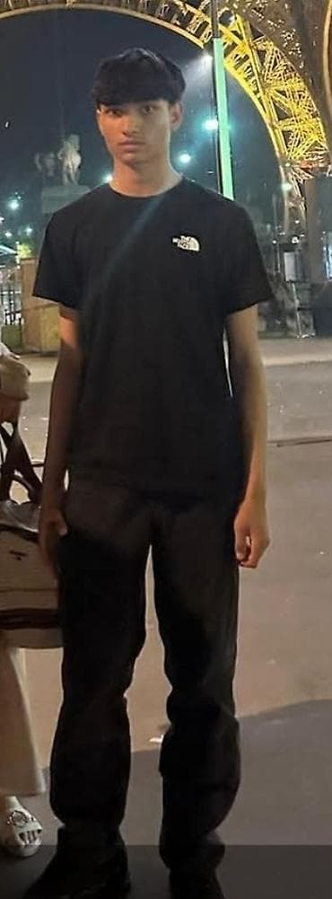 pantalone butiku ali: Ženske crne pantalone sa efektom kože - Model: uske (skinny) na lalafo.rs — 4 pantalone butiku ali: Ženske crne pantalone sa efektom kože - Model: uske (skinny) — 4