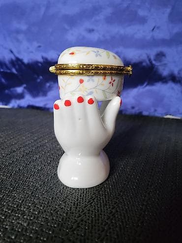 Satula vintaz, nova porcelanska za nakit. Satula he nova,lak na lalafo.rs — 7 Satula vintaz, nova porcelanska za nakit. Satula he nova,lak — 7