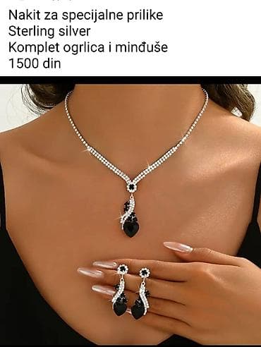Komplet nakita za specijalne prilike – ogrlica i minđuše. Materijal na lalafo.rs Komplet nakita za specijalne prilike – ogrlica i minđuše. Materijal