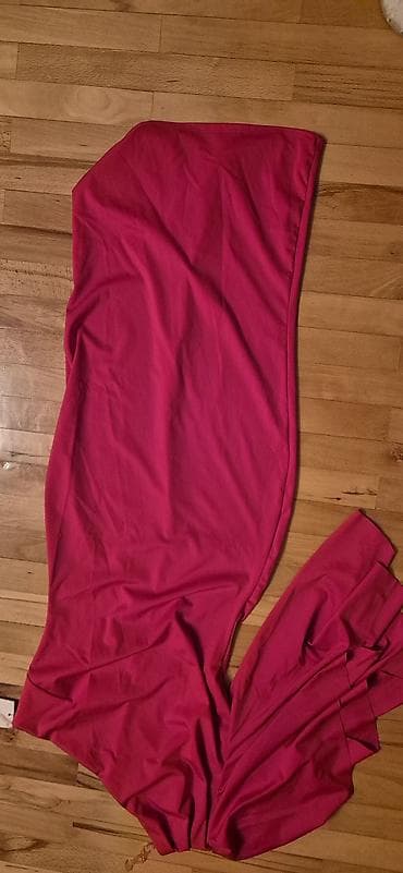 Elegantna haljina u jarko crvenoj boji - Kroj: asimetrična, na jedno na lalafo.rs Elegantna haljina u jarko crvenoj boji - Kroj: asimetrična, na jedno