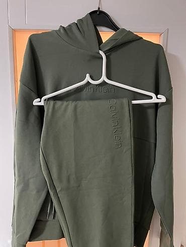 Trenerka Calvin Klein, bоја - Maslinasto zelena na lalafo.rs — 1 Trenerka Calvin Klein, bоја - Maslinasto zelena — 1