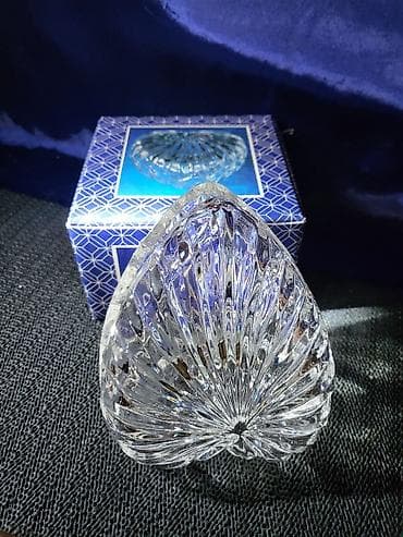 Satula nova kristal Zajecar Jugoslavija 70te. Nova satula sve na njoj na lalafo.rs Satula nova kristal Zajecar Jugoslavija 70te. Nova satula sve na njoj