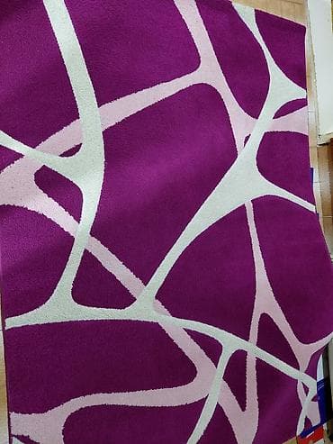 kom sa etiketom: Tepih FRIESE, ljubičasti, apstraktni dezen - Dimenzije: 160 x 230 cm at lalafo.rs — 1 kom sa etiketom: Tepih FRIESE, ljubičasti, apstraktni dezen - Dimenzije: 160 x 230 cm — 1