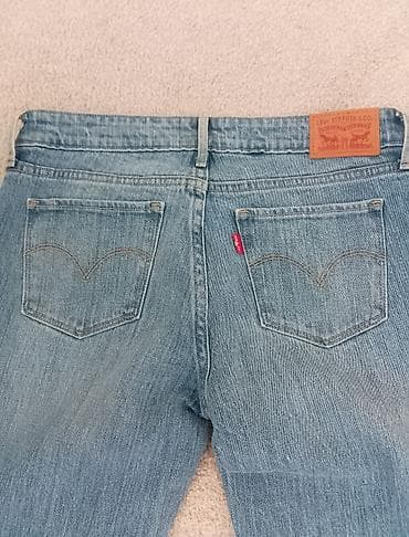Levis farmerke kao nove 28 poluobim u pojasu 38cm dužina nogavica 100 na lalafo.rs — 4 Levis farmerke kao nove 28 poluobim u pojasu 38cm dužina nogavica 100 — 4
