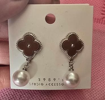 Kao VAN CLEEF & ARPELS ženske mindjuse Model mindjuša je at lalafo.rs — 2 Kao VAN CLEEF & ARPELS ženske mindjuse Model mindjuša je — 2