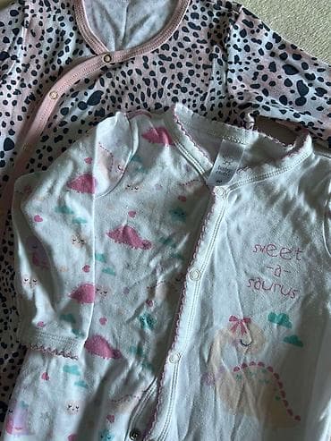 Paket odece za devojcicu do 1 god, vel. 74/80, 1 trenerka, 5 bodica, 4 na lalafo.rs — 6 Paket odece za devojcicu do 1 god, vel. 74/80, 1 trenerka, 5 bodica, 4 — 6