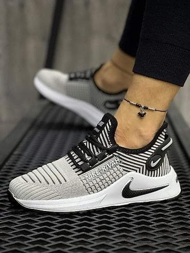 Broj 40-44
Cena 3500 din at lalafo.rs — 1 Broj 40-44
Cena 3500 din — 1