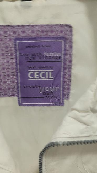 Bela tanja zenska jakna,M velicina na lalafo.rs — 2 Bela tanja zenska jakna,M velicina — 2