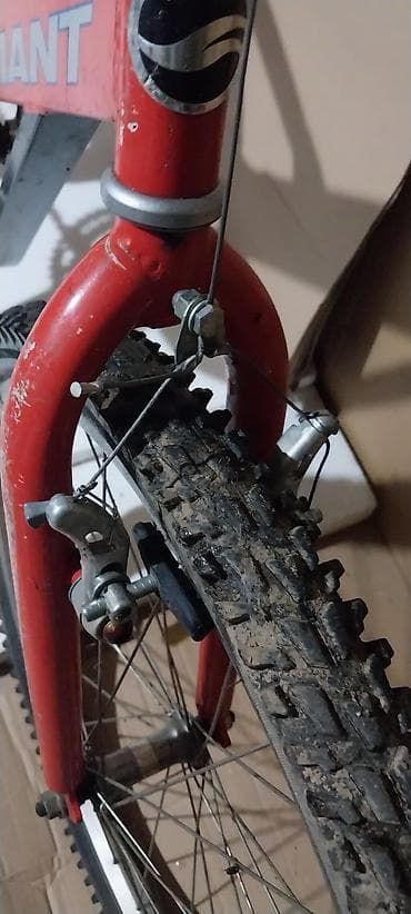 Giant MTB punog vešanja – aluminijumski ram sa zadnjim amortizerom na lalafo.rs — 4 Giant MTB punog vešanja – aluminijumski ram sa zadnjim amortizerom — 4