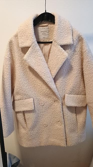 Kaput House xs / s 4 dzepa Kupljen u radnji Bez ostecenja Koriscen par at lalafo.rs Kaput House xs / s 4 dzepa Kupljen u radnji Bez ostecenja Koriscen par