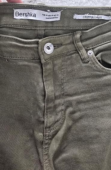 pantalone butiku ali: BERSHKA cargo cropped farmerke pantalone. Kraći model, sa džepovima sa na lalafo.rs — 4 pantalone butiku ali: BERSHKA cargo cropped farmerke pantalone. Kraći model, sa džepovima sa — 4