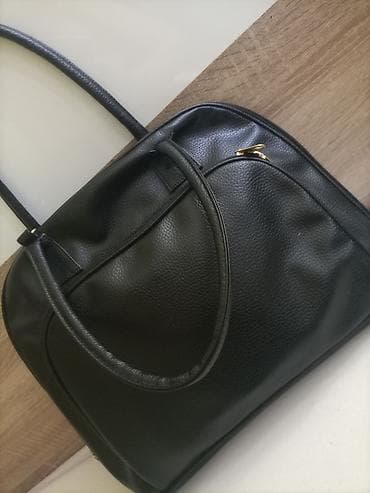 Poslovne tašne nove.Manja 1500 veća Kangol 2000 din at lalafo.rs — 6 Poslovne tašne nove.Manja 1500 veća Kangol 2000 din — 6