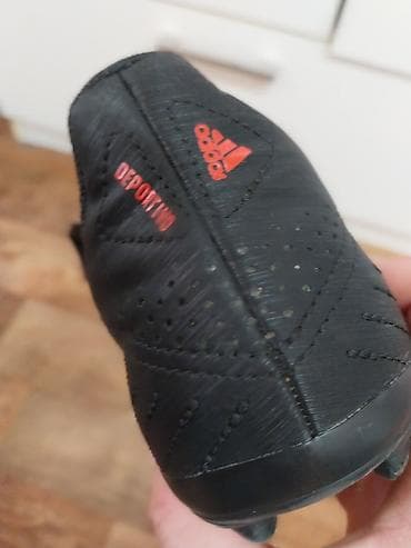 Fudbalske kopačke Adidas – crne sa crvenim prugama - Model sa at lalafo.rs — 5 Fudbalske kopačke Adidas – crne sa crvenim prugama - Model sa — 5