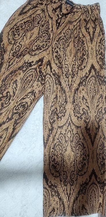 Pantalone savršenog i laganog materijala sa nogavicama koje su šire i na lalafo.rs — 1 Pantalone savršenog i laganog materijala sa nogavicama koje su šire i — 1