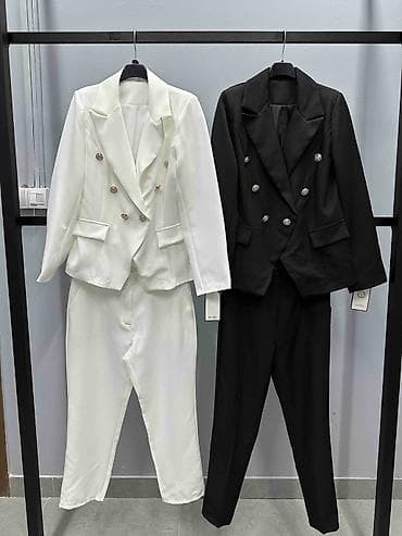 Overalls: Komplet
Cena 3100
Uni vel.
V25 at lalafo.rs — 3 Overalls: Komplet
Cena 3100
Uni vel.
V25 — 3