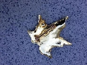 Četiri stara broša. Cena za komad 1. FM broš Stari broš. Stilizovana na lalafo.rs — 5 Četiri stara broša. Cena za komad 1. FM broš Stari broš. Stilizovana — 5