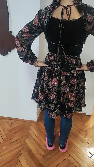 Predivna haljina M velicina 600 dinara ledja gola, ali moze i ovako at lalafo.rs — 3 Predivna haljina M velicina 600 dinara ledja gola, ali moze i ovako — 3