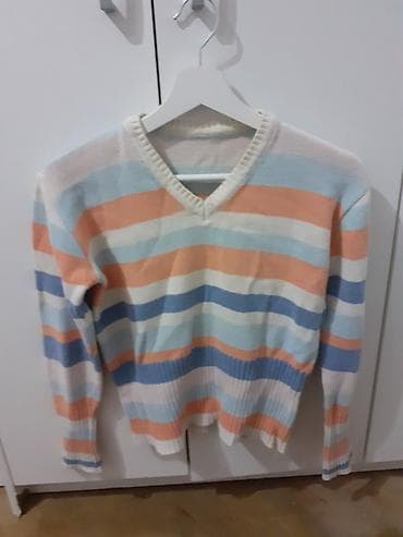 Džemper sa V-izrezom, prugasti - Model: pleteni džemper sa V-izrezom na lalafo.rs — 1 Džemper sa V-izrezom, prugasti - Model: pleteni džemper sa V-izrezom — 1