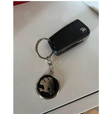 Privezak za ključeve crni - ŠKODA Privezak za ključeve - ŠKODA na lalafo.rs — 4 Privezak za ključeve crni - ŠKODA Privezak za ključeve - ŠKODA — 4