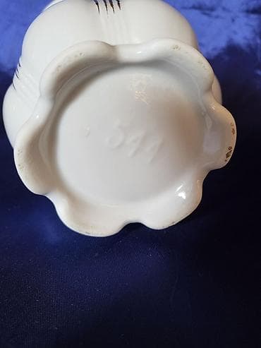Home & Garden: Vaza nova nemacki porcelan iz 70-ih. Nova vaza sve na njoj odsjaj at lalafo.rs — 6 Home & Garden: Vaza nova nemacki porcelan iz 70-ih. Nova vaza sve na njoj odsjaj — 6