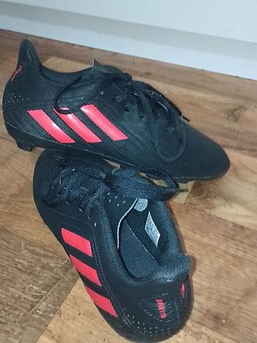 Adidas kopačke za veštačku travu / teren sa gumom (TF) - Model sa at lalafo.rs — 6 Adidas kopačke za veštačku travu / teren sa gumom (TF) - Model sa — 6