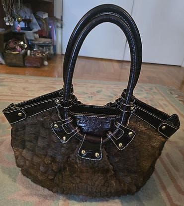 Salvatore ferragamo braon kozna torba prirodna koza, i napred krzno na lalafo.rs — 4 Salvatore ferragamo braon kozna torba prirodna koza, i napred krzno — 4