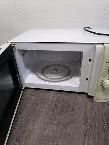 Electrolux mikrotalasna rerna sa mehaničkim komandama - Zapremina at lalafo.rs — 3 Electrolux mikrotalasna rerna sa mehaničkim komandama - Zapremina — 3