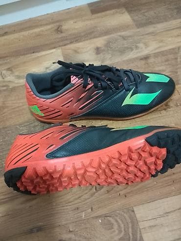 cista koza broj: Fudbalske patike za teren s veštačkom travom (TF) – Adidas Messi na lalafo.rs — 9 cista koza broj: Fudbalske patike za teren s veštačkom travom (TF) – Adidas Messi — 9