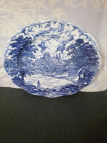 Engleski oval za serviranje Crown Ducal iz 70ih.god. Engleski oval na lalafo.rs — 10 Engleski oval za serviranje Crown Ducal iz 70ih.god. Engleski oval — 10