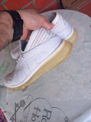 Nike patike, očuvane, punjene silikonom. Bez uloške su. Za sve na lalafo.rs — 4 Nike patike, očuvane, punjene silikonom. Bez uloške su. Za sve — 4