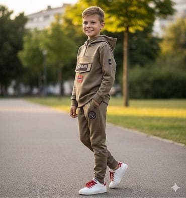 Tracksuit sets: 04. dečije trenerke 14 veličine 4700din🌸🌸 at lalafo.rs — 2 Tracksuit sets: 04. dečije trenerke 14 veličine 4700din🌸🌸 — 2
