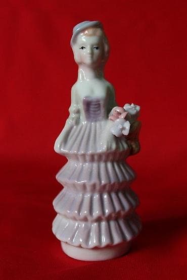 STARA KERAMIČKA FIGURA, ŽENA SA CVEĆEM | Stara keramička figura žene na lalafo.rs STARA KERAMIČKA FIGURA, ŽENA SA CVEĆEM | Stara keramička figura žene