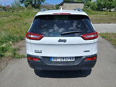 Transport: Jeep Cherokee 4x4, bijela boja, registrovan u Srbiji (tablice BG) at lalafo.rs — 5 Transport: Jeep Cherokee 4x4, bijela boja, registrovan u Srbiji (tablice BG) — 5
